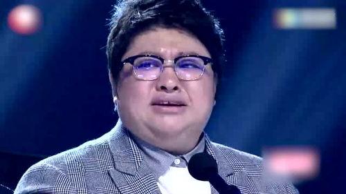 韩红搞笑出场,笑翻全场！  第3张